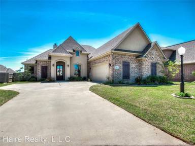 Main picture of 513 J R Dr