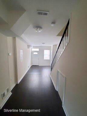 Main picture of 1633 Elkins Ln