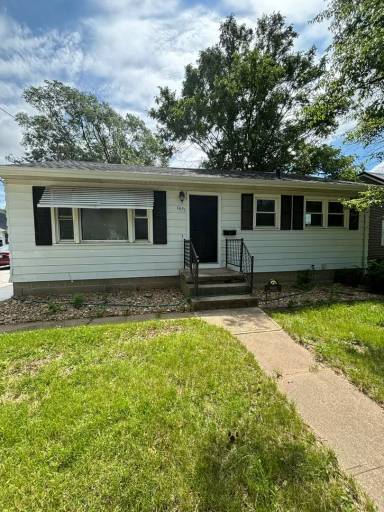 Main picture of 1651 W 11th St