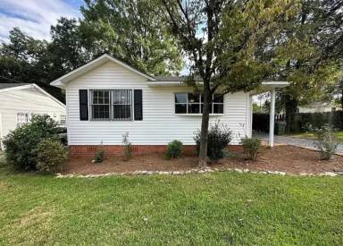 Main picture of 2216 McCarter Ave