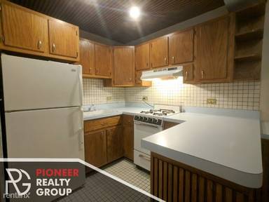 Main picture of 1435 N Dearborn St
