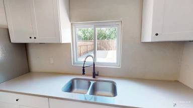 Main picture of 703 Columbia St