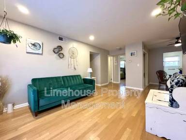 Main picture of 805 Spencer Ct