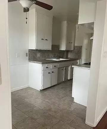 Main picture of 1136 W Broadway