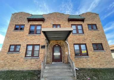 Main picture of 5823 W Appleton Ave