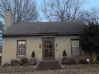 Main picture of 970 N Barksdale St