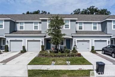 Main picture of 10545 Oakside Dr