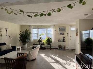 Main picture of 35 Rustic St