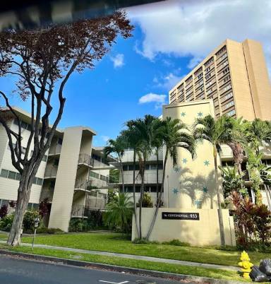 Main picture of 933 Kaheka St