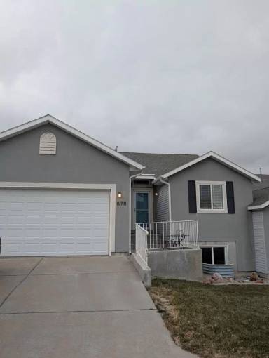 Main picture of 878 Brookside Ln