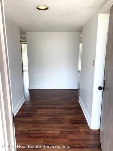 Main picture of 2212 Burnway Rd