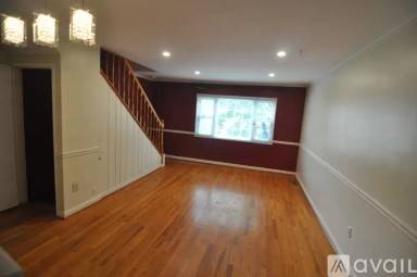 Main picture of 5352 Pooks Hill Rd