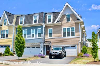 Main picture of 3223 Charleston Blvd