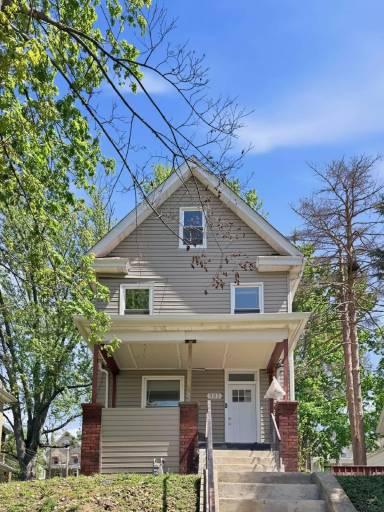 Main picture of 332 Elm Rd