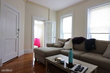 Main picture of 1477 Beacon St
