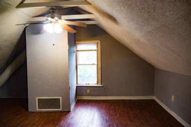 Main picture of 923 22nd Ave SE