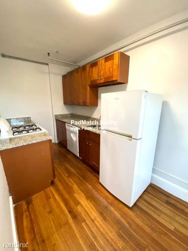 Main picture of 1615 Commonwealth Ave