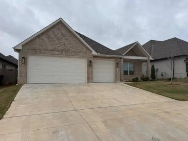 Main picture of 6408 NW 157th St