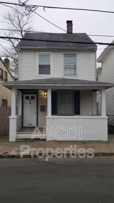 Main picture of 12 Church St