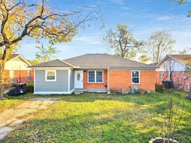 Main picture of 842 Sheila Ln