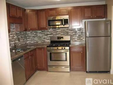 Main picture of 135 Willard St