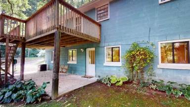Main picture of 422 Old Buckeye Cove Rd