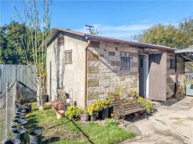 Main picture of 2310 Saturn Ave