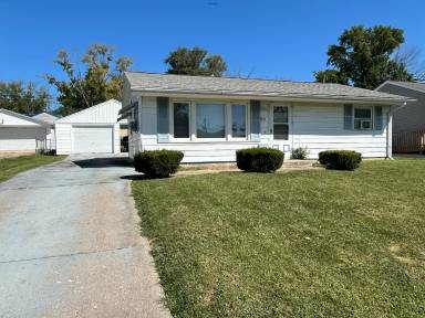 Main picture of 60 E Carroll Dr