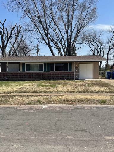 Main picture of 854 Loyola Dr