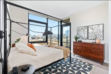 Main picture of 1101 W Van Buren St