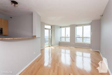 Main picture of 2428 W Taylor St