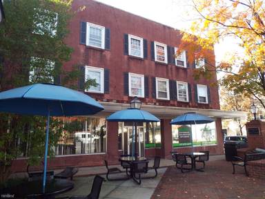 Main picture of 2 S Market St