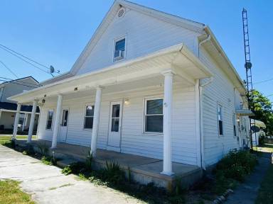 Main picture of 212 E Washington St