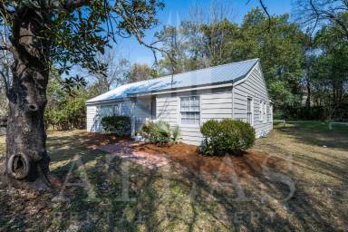 Main picture of 3747 Maclamar Rd