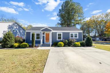 Main picture of 209 S Walnut St