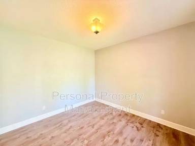 Main picture of 14317 NE 40th Cir