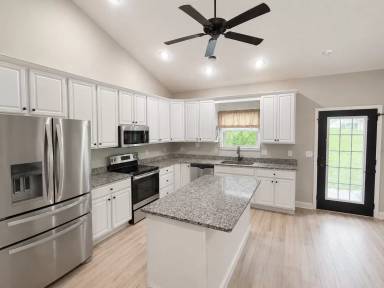 Main picture of 2086 Meadow Creek Ln