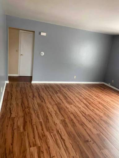 Main picture of 1520 S Main St