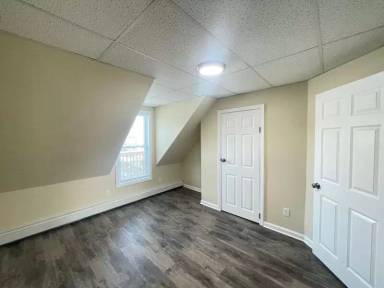 Main picture of 39 Ferry St