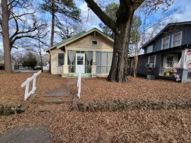 Main picture of 2226 Pecan St