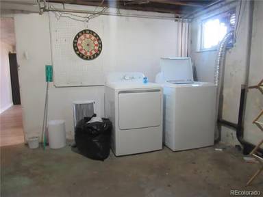 Main picture of 2718 Ames St