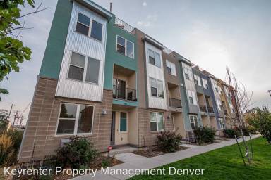 Main picture of 950 W 9th Ave