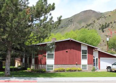 Main picture of 365 Flat Creek Dr