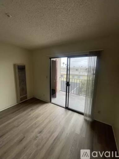 Main picture of 14032 Doty Ave