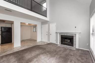 Main picture of 5174 Hollow Wood Ct