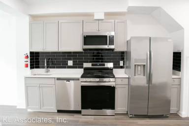 Main picture of 756 19th St NE