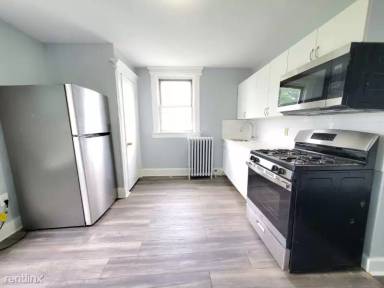 Main picture of 102 Grant Ave