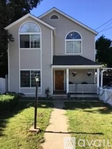Main picture of 175 Warren Ave