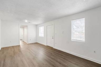 Main picture of 1941 Clements Ave