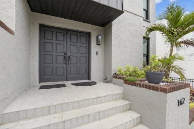 Main picture of 162 E Davis Blvd